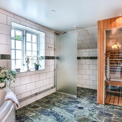 Klostergården bathroom suite