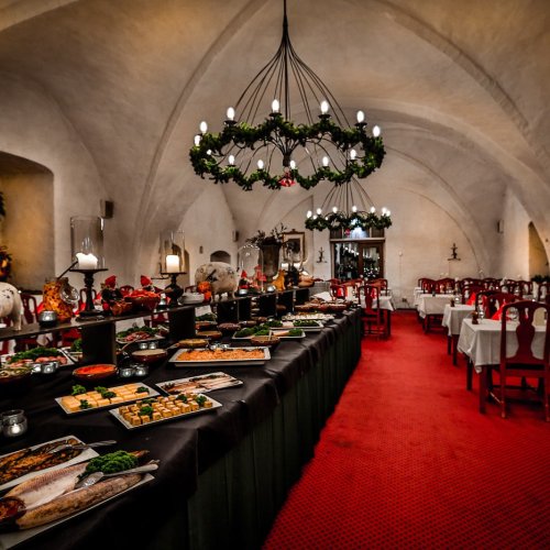A sumptuous Christmas table in the Monastery